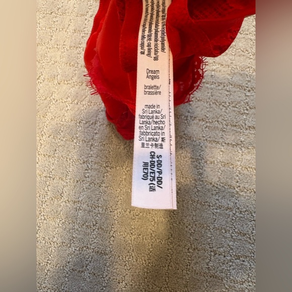 Victoria’s Secret dream angels red rhinestone & lace bralette NWOT size SMALL DD - Picture 7 of 9